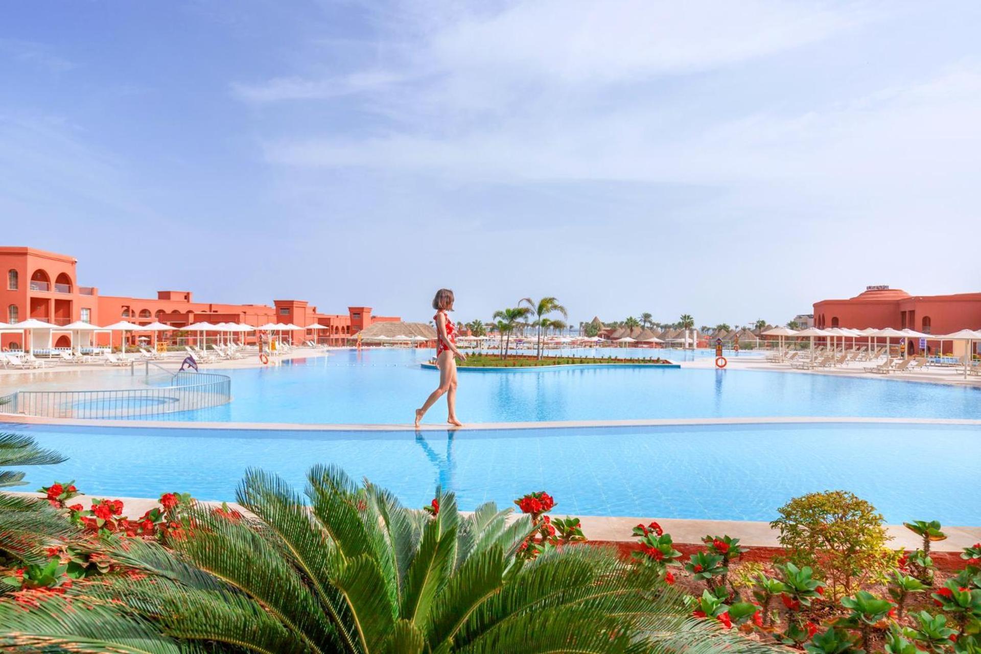 Pickalbatros Laguna Vista Aqua Park Sharm el Sheikh Esterno foto The swimming pool at the resort